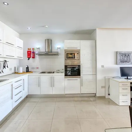 Beautiful Seafront With Private Balcony & Bbq By 360 Estates Apartamento