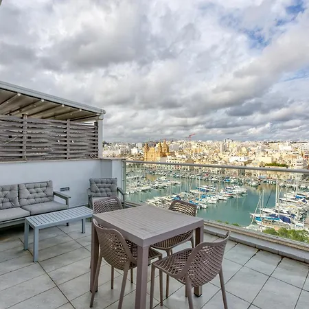 Apartment Beautiful Seafront With Private Balcony & Bbq By 360 Estates