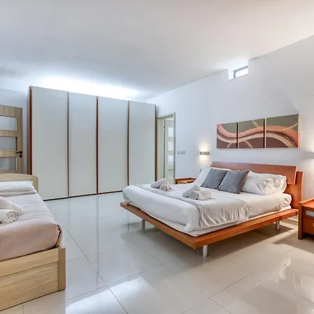 Apartment Beautiful Seafront With Private Balcony & Bbq By 360 Estates