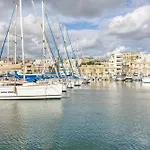Appartement Beautiful Seafront With Private Balcony & Bbq By 360 Estates Pietà