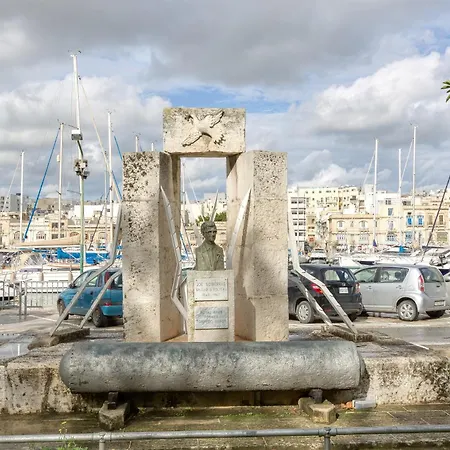 Beautiful Seafront With Private Balcony & Bbq By 360 Estates Lejlighed