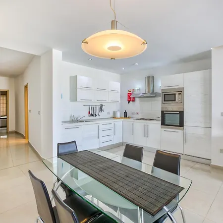 Beautiful Seafront With Private Balcony & Bbq By 360 Estates شقة Pietà