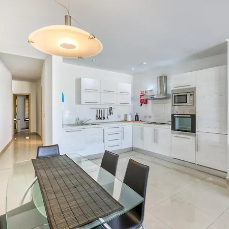 Beautiful Seafront With Private Balcony & Bbq By 360 Estates