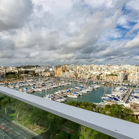 شقة Beautiful Seafront With Private Balcony & Bbq By 360 Estates Pietà