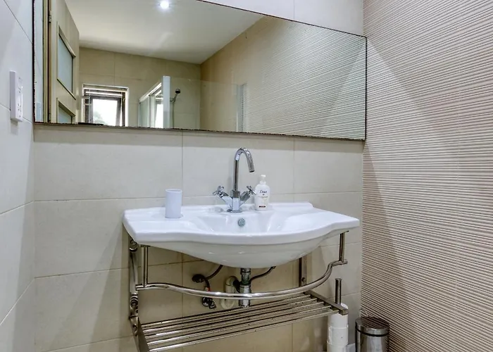 Beautiful Seafront With Private Balcony & Bbq By 360 Estates