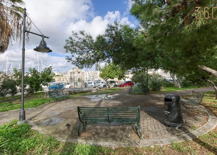 Apartament Beautiful Seafront With Private Balcony & Bbq By 360 Estates