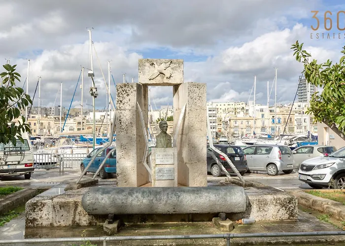 Beautiful Seafront With Private Balcony & Bbq By 360 Estates アパート