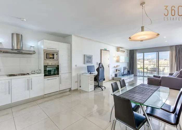 Beautiful Seafront With Private Balcony & Bbq By 360 Estates *