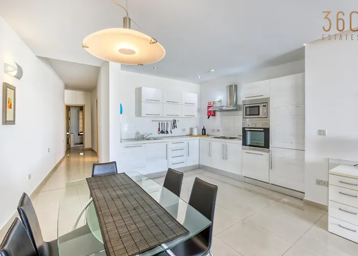 Beautiful Seafront With Private Balcony & Bbq By 360 Estates